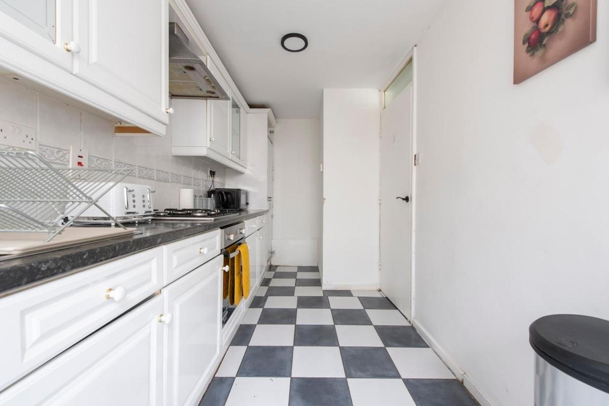 Lovely 2-Bed 20 Mins To Central ลอนดอน ภายนอก รูปภาพ